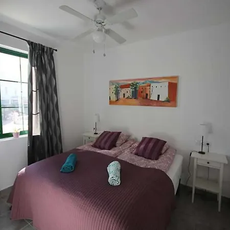 Sleeps 4 Pool Wifi アパート *